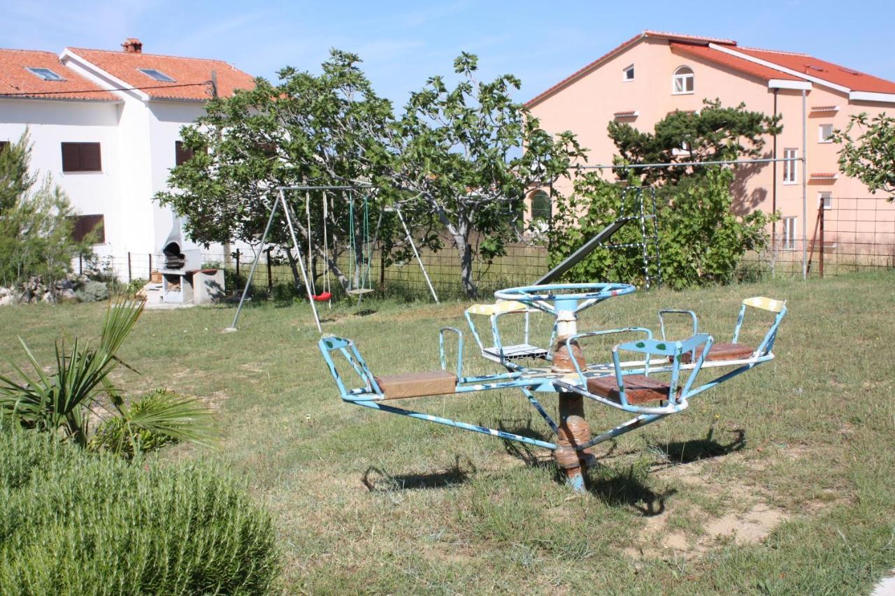 Apartments For Families With Children Lopar, Rab - 10402 Eksteriør billede